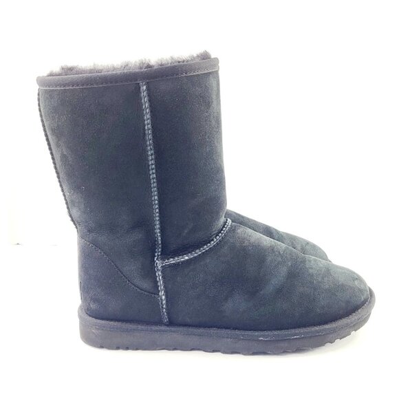 UGG Women's Classic Short‎ Boot - Size 10 - Picture 4 of 8